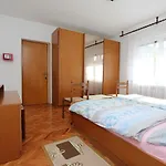 Charmantes Apartment Mit Panoramablick Auf Die Altstadt Von Rovinj Und Das Meer