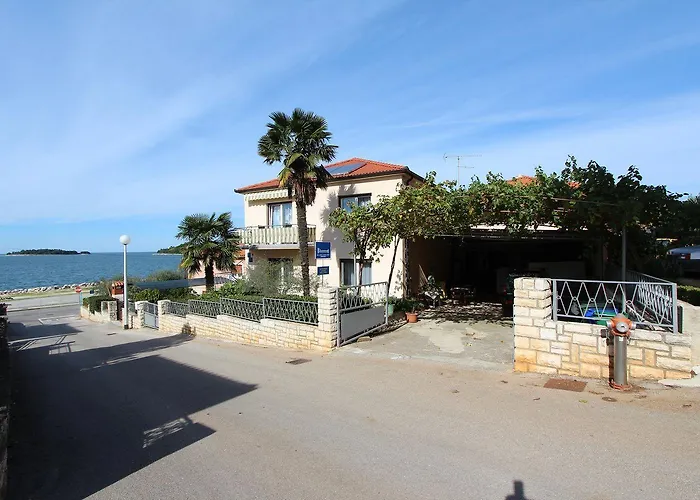 Charmantes Apartment Mit Panoramablick Auf Die Altstadt Von Rovinj Und Das Meer